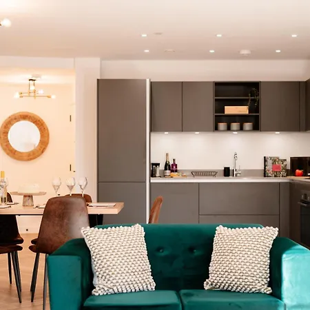 Spacious Pad Family Contractors Wifi Parking Apartment
